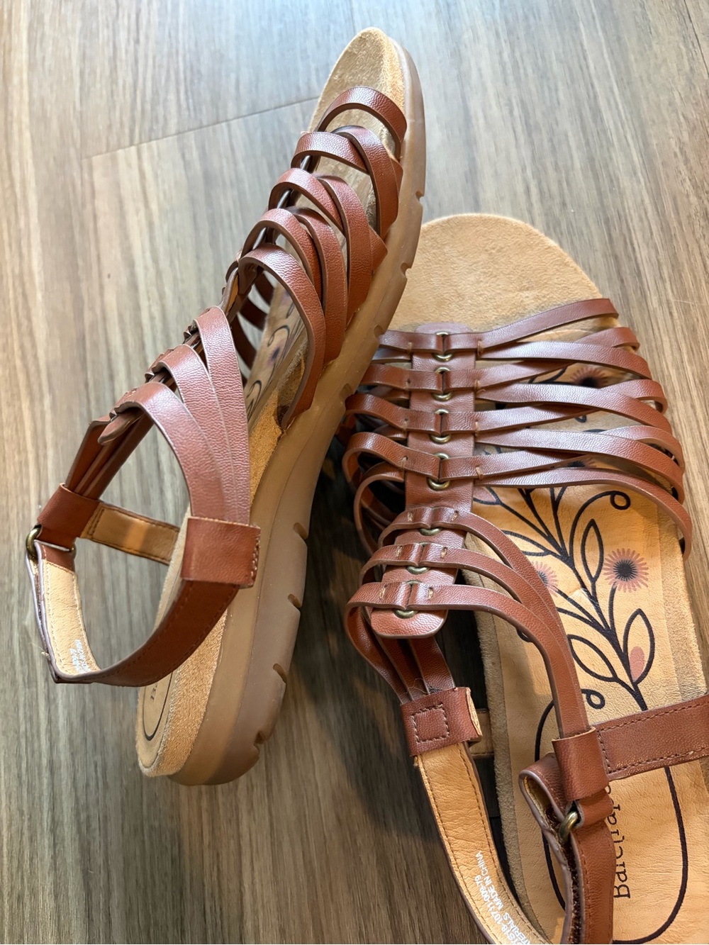 Women’s 10 Baretraps Sandals